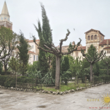 Restavrirana fotografija in pobarvana črno bela fotografija izpred okoli 100 let iz zbirke fotografij Morassi. Pri obdelavi slike sem si pomagal tudi z UI. Giardinet